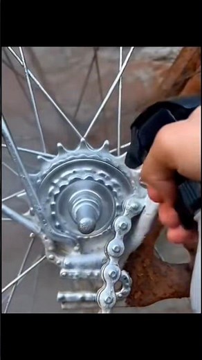 How to Season a Rusty Cast Iron Skillet | How to Fix, Clean and Restore Cast Iron