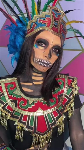 Danza Azteca Maquillaje: Celebrando el Día de Muertos en México