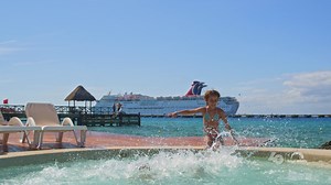 Explore Cozumel with us! 🏝️🐟🌊 Discover the authentic beauty of this paradisiacal island. From comfortable rooms with marvelous views to exciting beach activities, we invite you to be part of the experience. 🌊🌅 Book now and let yourself be amazed! 🌅😍 #TheBestIsYetToCome #40YearsRoyalHoliday | Royal Holiday