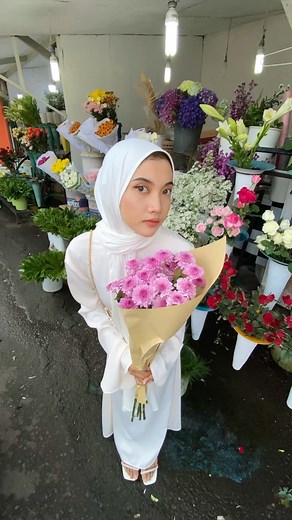 KHAILA DIAN on Instagram: "Yashhh so cute..﫧 foto 0,5 emang besttt #reels #tutorial #foto0,5 #ootd #dress #racunshopee #explore"