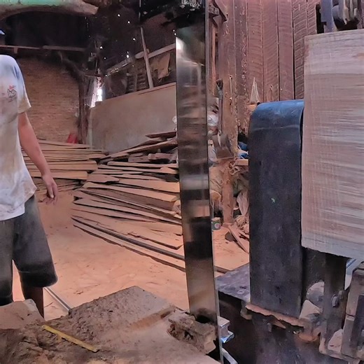 4.7K views · 27 reactions | Cutting Lumber | Sawmill & Woodworking | Facebook