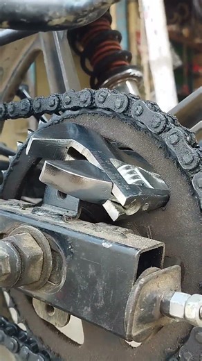 Latch Smart Motorcycle 🔏🔧Wrench Security 🔒 | Easy Chain Lock System to Prevent Theft! Podla Lock