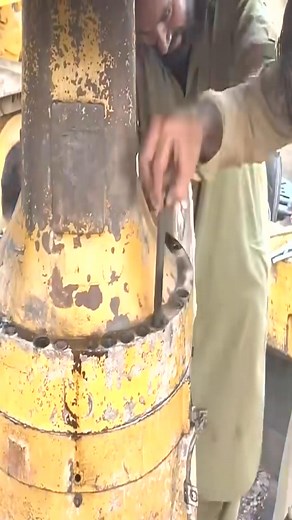 Bulldozer Machine Disc Brake repairing.. #RareArtisan #bulldozer #machine #discbrake #repairing #fypage | wildkitchen