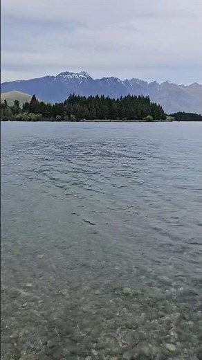 Lake Wakatipu: The Heart of Queenstown’s Beauty! 🏔️