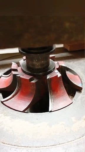 install spindle blade. #woodworking #tools #spindle #carpenter #usedfurniture | Solichun Ahmad