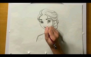 How to Draw Elsa From Frozen 2 | Draw With Disney Animation迪士尼官方超清热门教你画Elsa的视频