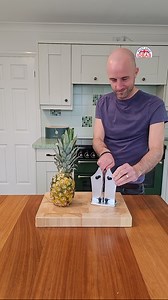 Blunt knives? Samurai Sharp is a spring-loaded knife sharpener that restores the dullest blades in seconds! Samurai Sharp’s precision-engineered tungsten carbide sharpening plates are always at the perfect angle to give you a razor-sharp edge. This investment in your kitchen tools means you can bring ANY knife back to its best – quickly & safely - just like the day you bought it. ✅ Razor-sharp knives in seconds ✅ Effortless & safe: just glide the knife ✅ Bring dull blades back to life 🇬🇧 Famil