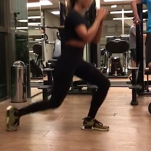 Go, go, go Luiza Gondim 💪 Inspiração nos treinos e nos looks também! Vem ver a coleção de básicos da LIVE!. → https://www.liveoficial.com.br/essential #teamlive #motivation #workout | Live!