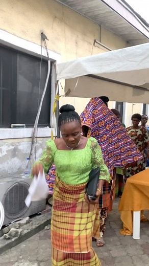 6K views · 666 reactions | Is it a Rivers wedding if they’ve not covered a bride to confuse the groom?  Live Coverage: @riversbrides Bride: @portharcourt1stborn Event Planner @el_classique27 Beads and dressing of bride @aniblinkzbeads Photography and Videography @mobmanstudios #RiversBrides | Rivers Brides | Facebook