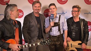 16K views · 432 reactions | "Dieser Ring" heißt der neue Song von Nik P., der gestern die Zuschauer bei der OKTOBERFESTSHOW begeistert hat. Doch hat er den Song allein geschrieben? Nicht ganz.  | ARD Schlagerwelt | Facebook