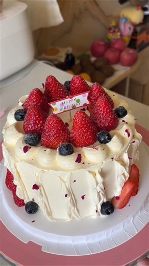 simple easy strawberry cream cake💯... #shorts #cake #strawberrycake