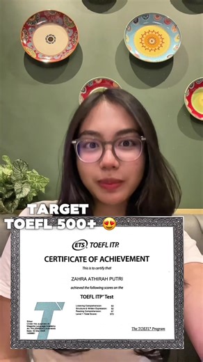 👑✨ Miss Teenager Goes TOEFL Mode! Siapa bilang belajar Bahasa Inggris itu boring? Let me show you how to slay your TOEFL ITP test 💅 Instagram: @zahraathrh 📚 Dari reading yang panjangnya kayak sinetron, sampai grammar yang suka ngagetin — semuanya bisa dipelajarin asal tau caranya 💡 💖 As a teen content creator & English educator, aku cuma mau bilang: Belajar itu gak harus kaku, bisa kok fun & aesthetic at the same time. 📝 Tips TOEFL? ✔️ Skim dulu baru jawab ✔️ Dengerin audio catat intinya ✔