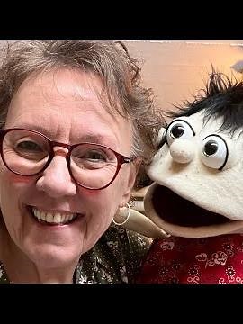 Eine Klappmaulpuppe/ Handpuppe entsteht!