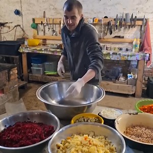 49K views · 528 reactions | МастерШеф. Frontline Edition. | Молитовна група | Facebook