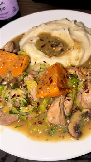 Delicious Homemade Chicken Stew with Cabbage