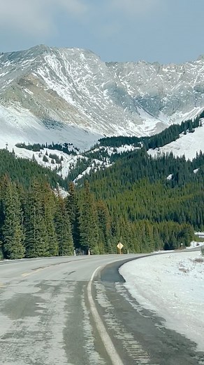 Highwood Pass Highway 40 Kananaskis, Alberta🇨🇦 #Roadtrip #ScenicViews #highway #canadianrockies #naturephotography | Love Michelle