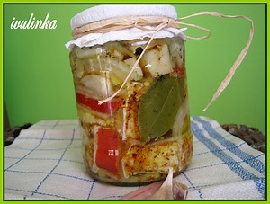 Nakládaný hermelín I - fotografie 5 - Toprecepty.cz