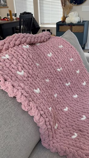25K views · 1K reactions | These hearts are so cute and easy to make! Check out my Sweetheart blanket pattern to learn how to make them. www.wildlywoven.store • • • #handknitblanket #chunkyknitblanket #chunkyblankettutorial #chenilleblanket #babyblanket #homedecor #diyhomedecor #handmadeblanket #etsycreatorco #falldecor #sidehustle #springdecor #newhobby #springdecor | Wildly Woven Blankets | Facebook