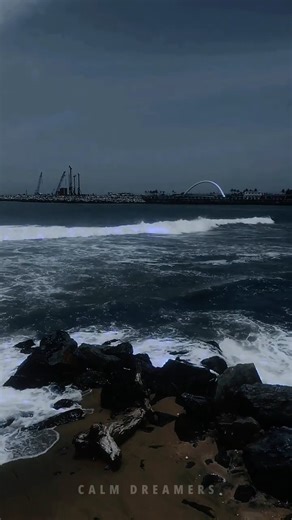 I could watch ocean waves all day in this weather 🌊☁️