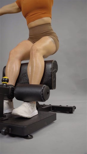 🏋️‍♂️ Big Leg Gains in a Small Space! 🔥 The Powertec Sissy Squat is a compact powerhouse for serious leg training—perfect for small home gyms! 🏠💪 Whether you're looking to build quads, strengthen knees, or improve mobility, this machine has you covered. Plus, you can level up your workout by adding resistance bands for extra intensity! 🚀 How do you take your leg day to the next level? Drop your favorite leg exercises in the comments! 👇💬 #LegDay #Powertec #SissySquat #HomeGymEssentials | P