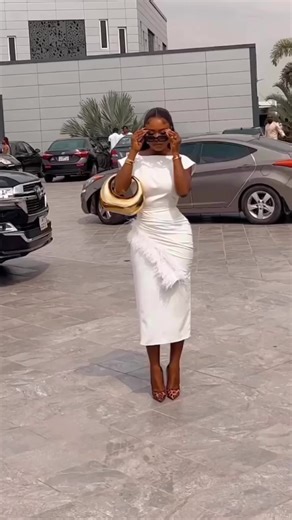 Fri-SLAY!✨️✨️ One word for this look! Dress:@xesi_apparel Belle:@esianderson #modestdresses #modestfashion #modestfashionblogger #fyp #whiteness #coveredandchic #ntoma #ankara # #sheek #chic #ntomafit #africanprint #africanprintdress #prom #promdress #weddinginspiration #engagementdress #gown #africanprintgown #ankaragown #ntoma #slay #suit #blazer #pants