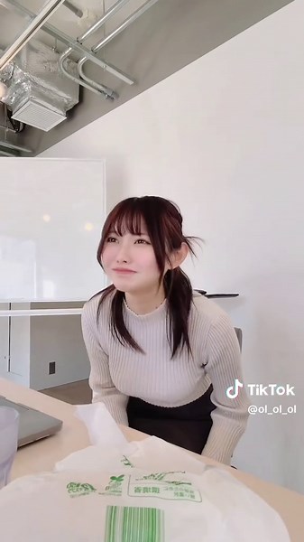 服の穴についての恥ずかしい会話