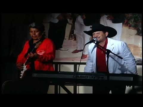 Paco Pineda y su Grupo-Tex Mex - Mix de Corridos No. 4 (Video Oficial)