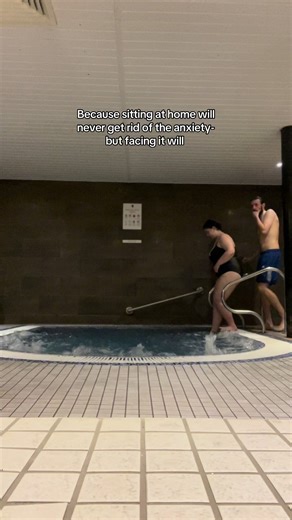 Searching for my girls who want to be part of a new girls group for anxiety where we learn how our brains work, ways to change the negatives and make friends on the way Want to learn how to expose yourself to things that scare you? Become the leader in your own mind? Learn everything you need to know about anxiety recovery? I have a 3 module course ready and waiting for you. Girlllll get yourself to the 🔗 in my bio and join the subscription. We’re currently searching for the girls to become the