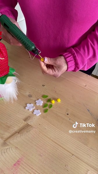Hello people! It’s craft time! Enjoy 😉#creativemamy #diy #howto #tutorial #tuto #upcycle #learnwithtiktok #learnontiktok #upcycling #fattoamano