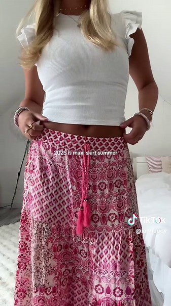 Maxi Skirt Summer 2025: Stylish Outfit Inspiration