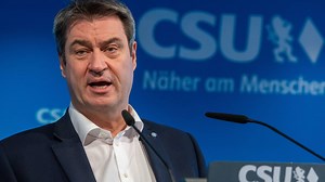 Söder fordert: Zweitimpfungen strecken und Reihenfolge lockern