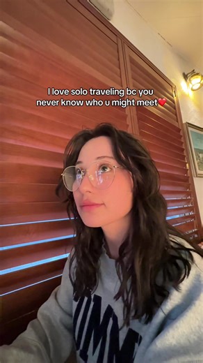 How to make friends and connections while traveling alone