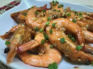 11K views · 32 reactions | How to make Sweet Chili Garlic Shrimp at home. This recipe is very quick and simple to put together in less than 25 minutes. Try it now and share, thank you! Get the full written recipe: https://lolakusinera.com/sweet-chili-garlic-shrimp/ YouTube version: https://youtu.be/1QIJsRzh9dY | Lola Kusinera | Facebook