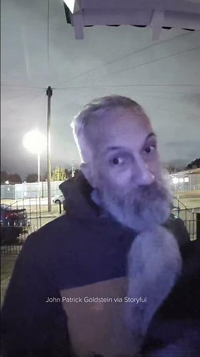 Pizza Guy Sings 'Happy Birthday' While Waiting for Customer in Hilarious Ring Video