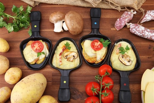 Lidl signe la raclette la plus stylée de la saison avec son appareil design en bambou, multifonction et à 24€ seulement