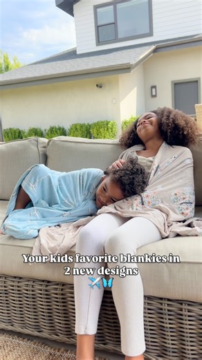 22K views · 21 comments | Your kids favorite blankets are now in two new colors! 曆✈️ If you are needing the perfect gift for your kids this holiday season, this is just what you need! To make it even better, our entire website is 20% off with code SNUGGLEUP . . . . #beddys #zipperbedding #zipyourbed #masterbedroom #kidsbedding #bedding #gifts #homedesign #explore #viral #lifehack #blanket #gifting | Beddy's | Facebook