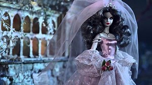 La novia zombie: Mattel presenta la Barbie más aterradora de su colección "Haunted Beauty"