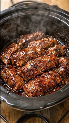 Slow Cooker Beef Rouladen 🥩🥓.#beefrouladen #slowcookerrecipes #crockpotmeals #comfortfood