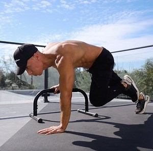 326K views · 10K reactions | Work this killer routine! ⠀ P-Bars: Lebert Fitness Use CODE • FRANK to save!  Vo Williams - “LEVEL UP” ⠀ Workout: 10 Reps each Exercise 5 Sets 20 seconds Rest between sets  Let’s go! @jrokkmedia ⠀ Remember you can get complete HOME workout programs here: FrankMedrano.com | Frank Medrano | Facebook