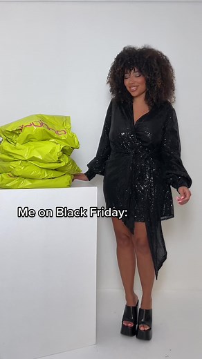 Get ready…👀💸 Sign up to our Black Friday waitlist by tapping the link in our bio🖤 (and start saving now by using code TIKTOK10 at the checkout) 🤝 #boohoo #blackfriday #deals #coupon #fashion #shopping