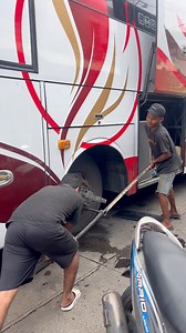 Tutorial on how to open a hard wheel bolt 🙌 #bus #busindonesia #kupukupuayu #rels | Bang Jarwo Bus