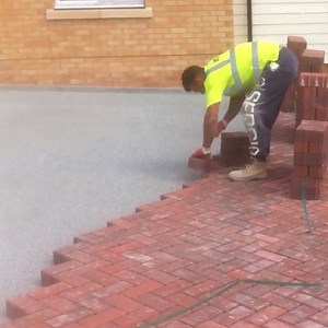 This bricklayer moves at a superhuman speed 👏😲 | Daily Mail What Were They Thinking?