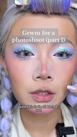 The hair and outfit…!! You have to watch till the end😭🩵 Products: @moodylenses contacts - glaze yellow grey (use code josie15 for 15% off) @Nudestix blush - moody blu @Joocyee_global single eyeshadow @Clionadh Cosmetics ✨ stained glass eyeshadow - ciel, glow @ivypoppymay..☆༉‧₊˚ chunky clusters @Dasique Global lip tint - papaya milk @Kaleidos Makeup lipgloss - freefall @kaleidosmakeup eyeliner - sea sparkle #makeup #grwm #douyinmakeup #makeuptutorial #blueeyeshadow #chinesemakeup #dollylashes