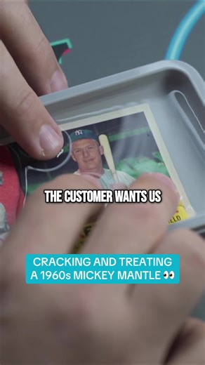 Even taking this card from a PSA 5 to a PSA 7 would more than double the value of this 1960 Topps Mickey Mantle. Here’s how we go about cracking slabs and soaking vintage cards. Oh and btw if this grades even as a PSA 9, it’s worth 25 bands… #cardcare #sportscards #sportscardstiktok #sportscards101 #cardcleaning