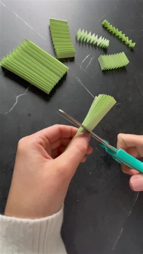 3.4M views · 37K reactions | 3D Christmas pop-up card  #christmas #christmasdiy #christmasgiftideas #handmadecard #popupcard #christmascard #diygift | Felicia Heesen | Facebook