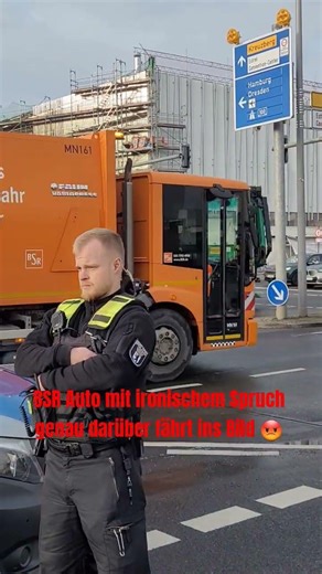 BSR Auto mit ironischem Spruch genau darüber fährt ins Bild 😡 #politik #protest #polizei #berlin