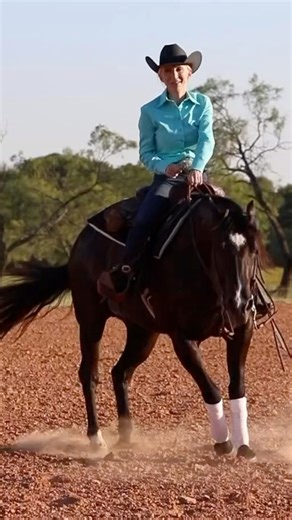 Dizzy yet? 😵‍💫 Don’t worry, if you practice and perform your reining spins correctly, you can avoid getting dizzy! Learn how to master this classic reining maneuver ➡️ bit.ly/3xIRorr | Horse Illustrated