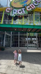 It's the start of another colorful week here at Crayola Experience! Put a pause on adulting and spend the day with us creating colorful memories 🌈🖍️ Thanks for the video 📷 @holleianne | Crayola Experience