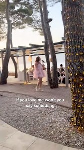 989K views · 39K reactions | dressed like a loofa and sun burnt to a crisp 藍 #bestpart #croatia #wedding #livesinger | Red Music | Facebook