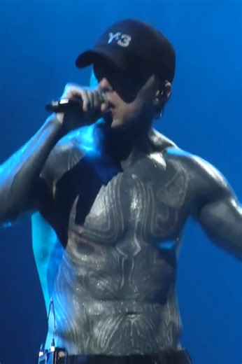 Falling in Reverse_Watch the World Burn 🔥🔥 Live 2025 Melbourne Australia #fallinginreverse #metalcore #ronnieradke #fallinginreverseband